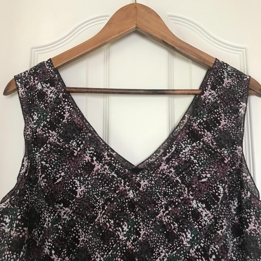 Axcess by Liz Claiborne V-Neck Sleeveless Blouse - Picture 6 of 13